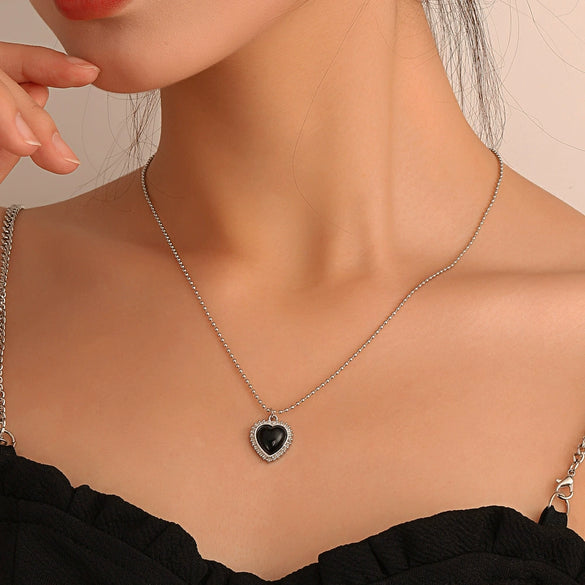 Wholesale Women's Alloy Heart Shape Pendant O Chain Necklace With Electroplating Treatment Korean Fashion Simple Love Style