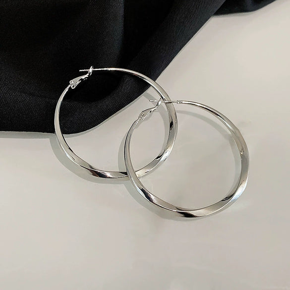 Wholesale Women's Alloy High Sense Geometric Electroplated Earrings