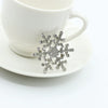 Wholesale Women's Alloy Jewelry Geometric Christmas Snowflake Rhinestone Diamond Brooch Electroplated