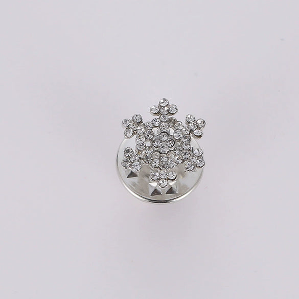 Wholesale Women's Alloy Jewelry Geometric Christmas Snowflake Rhinestone Diamond Brooch Electroplated
