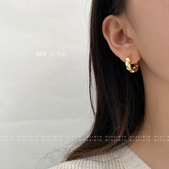 Wholesale Women's Alloy Light Luxury Geometric Irregular Circle Metal Earrings With Electroplating
