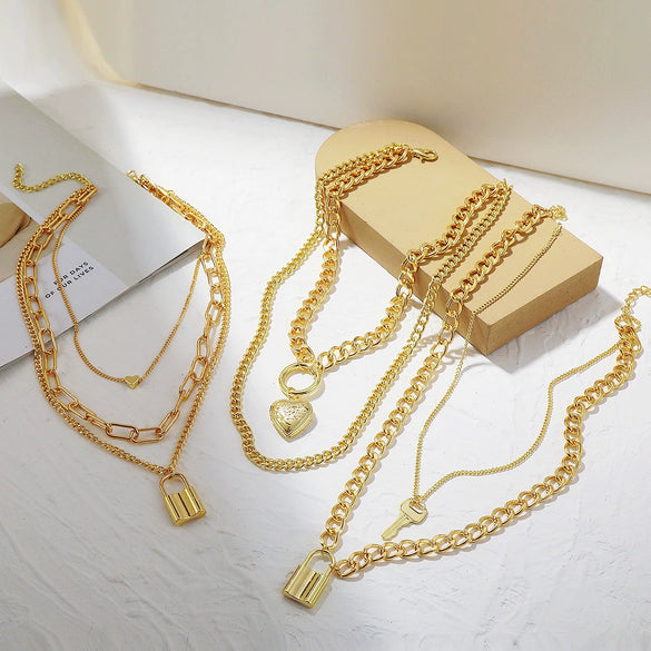 Wholesale Women's Alloy Love Shaped Necklace With Geometric Pattern And Electroplated Treatment Box Chain Style