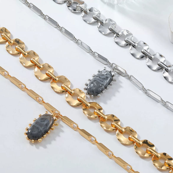 Wholesale Women's Alloy Ochain Natural Stone Pendant Necklace With Geometric Style