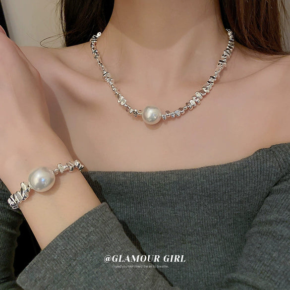 Wholesale Women's Alloy Pearl Geometric Irregular Chain Necklace With Electroplating Treatment