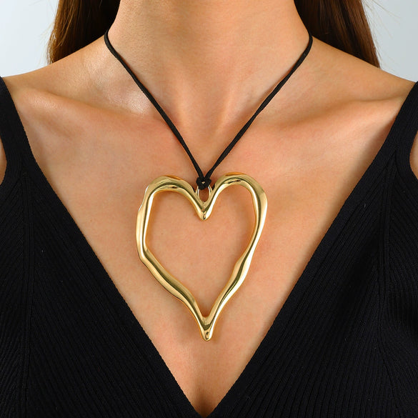Wholesale Women's Alloy Pearl Necklace With Heart Shape And Electroplating Design