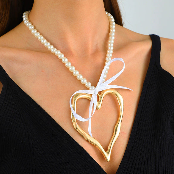 Wholesale Women's Alloy Pearl Necklace With Heart Shape And Electroplating Design