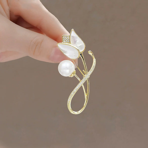 Wholesale Women's Alloy Pearl Tulip Flower Brooch With Electroplating
