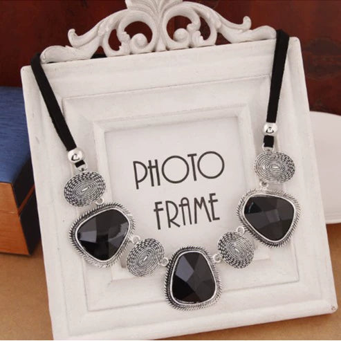 Wholesale Women's Alloy Resin Geometric U Shape Exaggerated Necklace