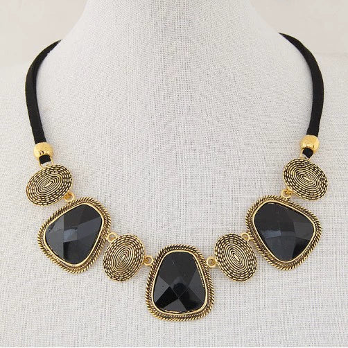 Wholesale Women's Alloy Resin Geometric U Shape Exaggerated Necklace