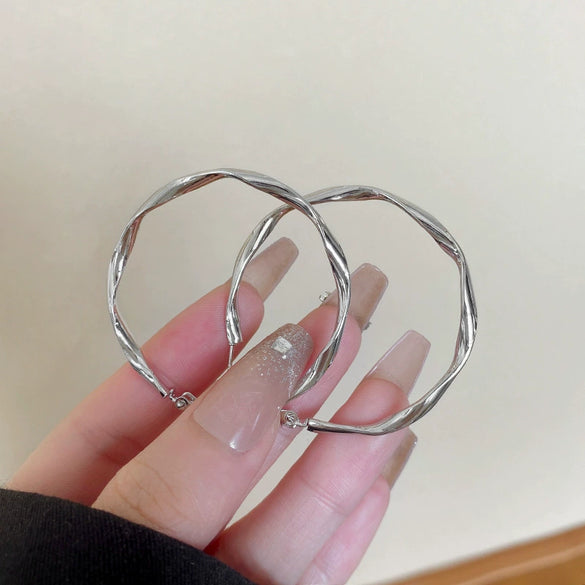 Wholesale Women's Alloy 925 Silver Needle Geometric Big Circle Irregular Earrings With Electroplating Treatment
