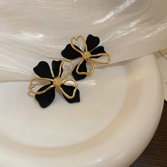 Wholesale Women's Alloy Silver Needle Geometric Earrings Set With Black Crystal High End Luxury Style