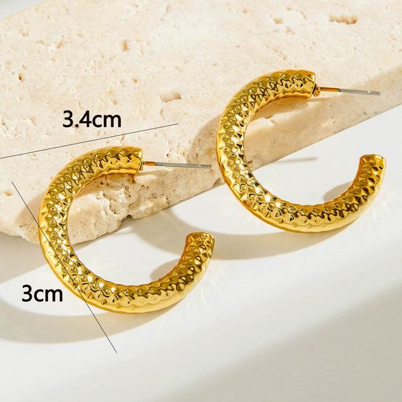Wholesale Women's Alloy Water Drop C Shaped Geometric Earrings With Electroplating Treatment