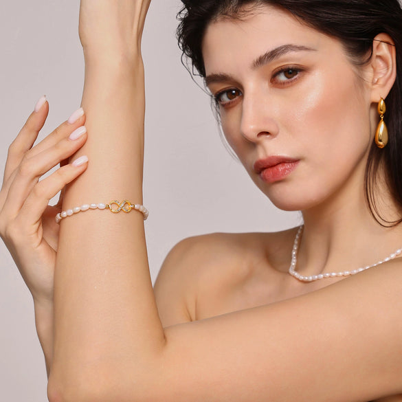Wholesale Women's Baroque Light Luxury Geometric 316L Stainless Steel And Freshwater Pearl Bracelet With Electroplating