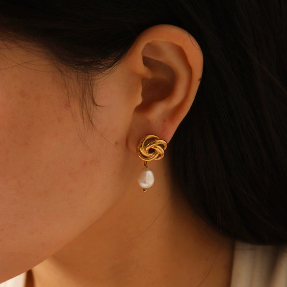 Wholesale Women's Baroque Pearl Earrings In Spiral Shape Stainless Steel With Pvd Furnace Real Gold Electroplating And Geometric Design
