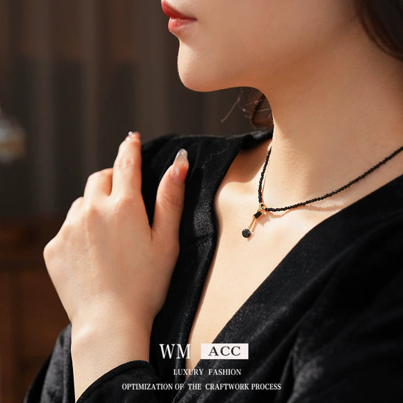 Wholesale Women's Black Crystal And 925 Silver Geometric Handmade Clavicle Necklace