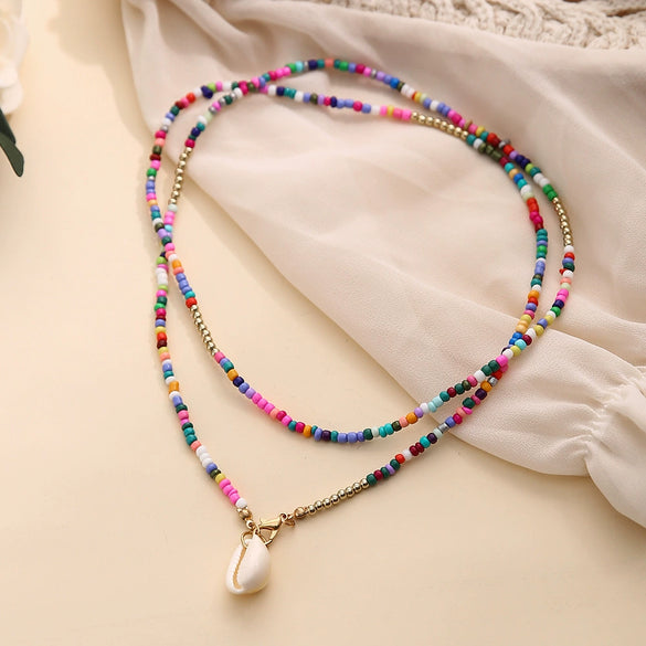 Wholesale Women's Bohemian Style Color Beads Necklace With Colorful Shell Pendant And Rice Bead Chain Geometric Pattern