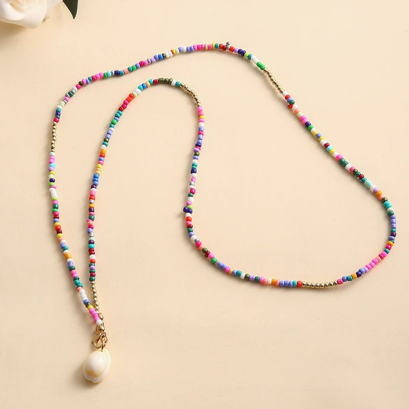 Wholesale Women's Bohemian Style Color Beads Necklace With Colorful Shell Pendant And Rice Bead Chain Geometric Pattern