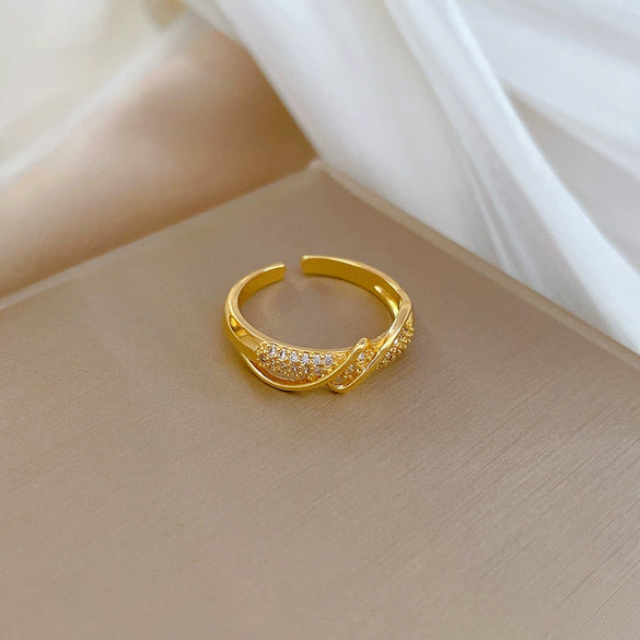 Wholesale Women's Brass Ring Open Twisted Style With Crown Pattern Real Gold Plating Microinlaid
