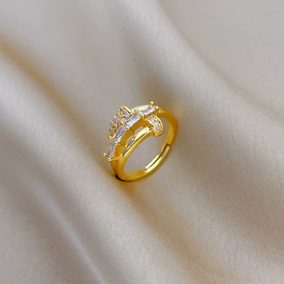 Wholesale Women's Brass Ring With The Crown Pattern And Real Gold Plating Microinlaid Light Luxury Cold Style