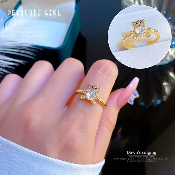 Wholesale Women's Brass Ring With The Crown Pattern Real Gold Electroplated Light Luxury Style