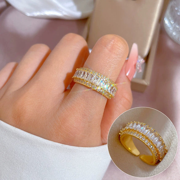 Wholesale Women's Brass Ring With The Crown Pattern Real Gold Electroplated Light Luxury Style