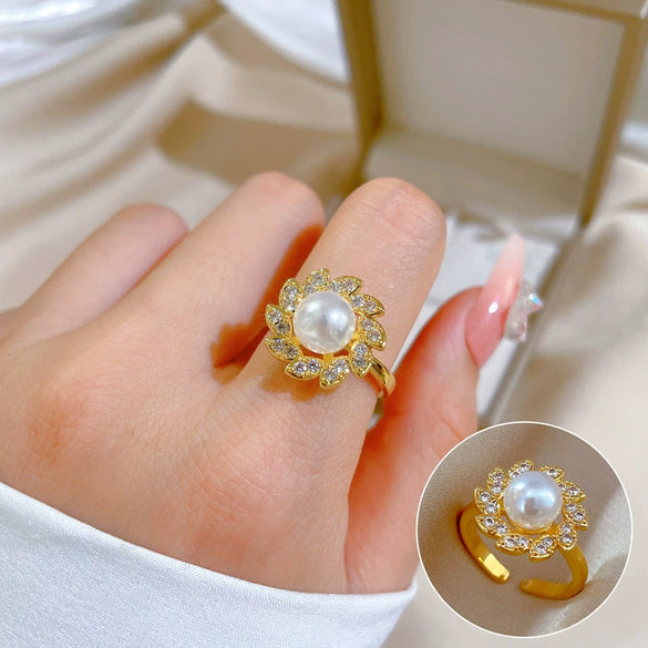 Wholesale Women's Brass Ring With The Crown Pattern Real Gold Electroplated Light Luxury Style