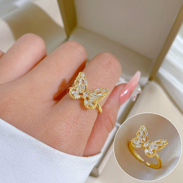 Wholesale Women's Brass Ring With The Crown Pattern Real Gold Electroplated Light Luxury Style