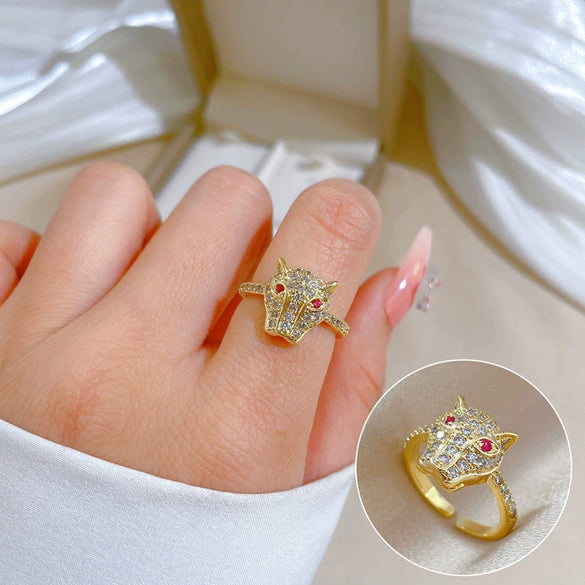 Wholesale Women's Brass Ring With The Crown Pattern Real Gold Electroplated Light Luxury Style