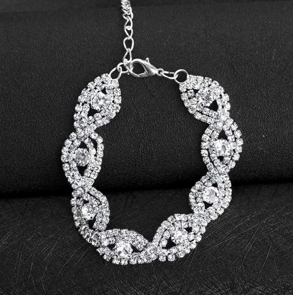 Wholesale Women's Cartoon Geometric Claw Drill Rhinestone Alloy Bracelet