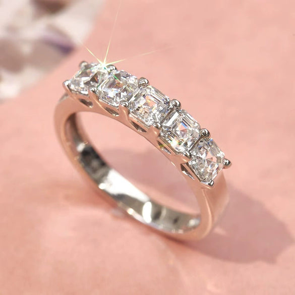 Wholesale Women's Casual Copper Geometric Inlaid Zircon Ring