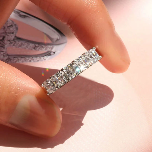 Wholesale Women's Casual Copper Geometric Inlaid Zircon Ring