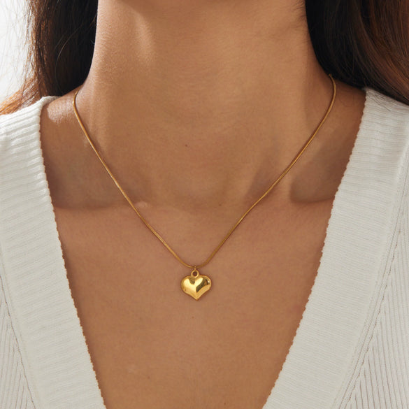 Wholesale Women's Casual Minimalist Goldplated Stainless Steel Heart Pendant Snake Chain Necklace