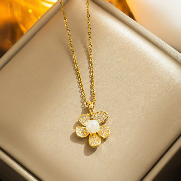 Wholesale Women's Casual Pearl Flower Titanium Steel Ochain Necklace With Ushaped Design And Electroplating Treatment