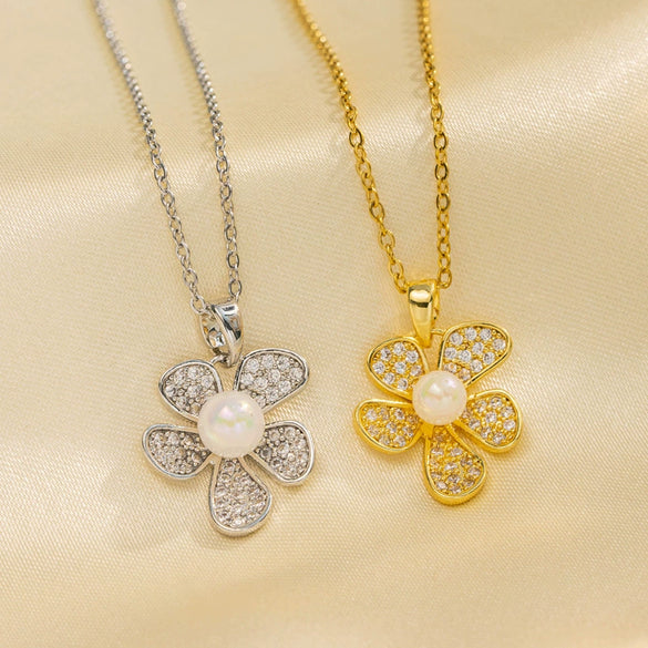 Wholesale Women's Casual Pearl Flower Titanium Steel Ochain Necklace With Ushaped Design And Electroplating Treatment