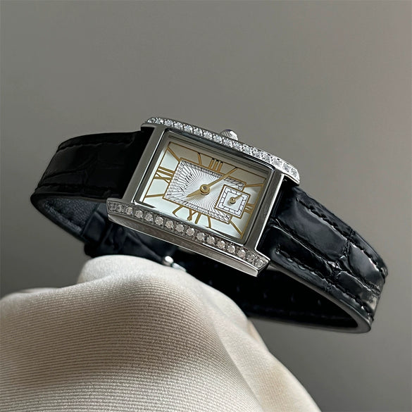 Wholesale Women's Casual Small Square Halfleather And Super Fiber Strap Watch With Roman Dial And Pointer Display