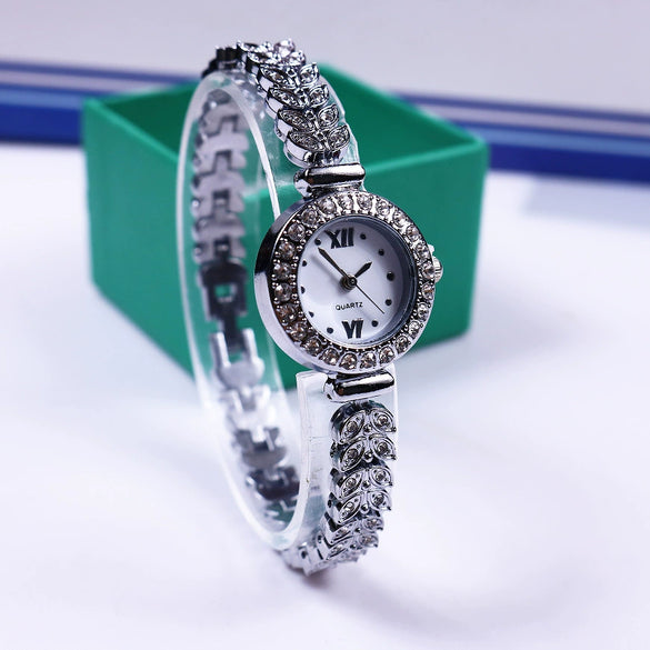 Wholesale Women's Casual Square Metal Alloy Stainless Steel Bracelet Watch With Diamond Inlay