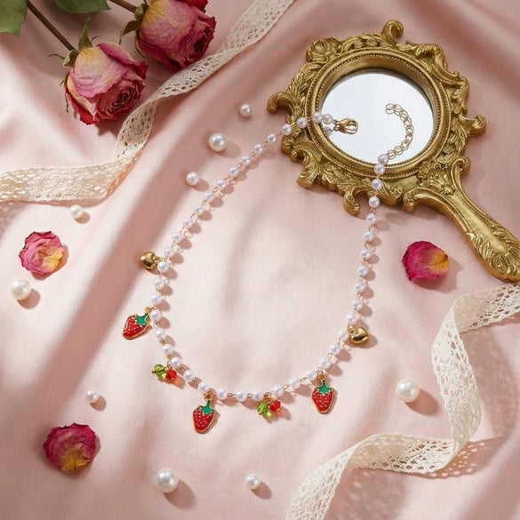 Wholesale Women's Casual Style Fruit Shaped Alloy Electroplated Fake Pearl Necklace