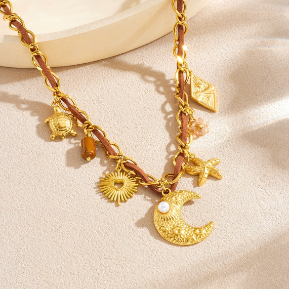 Wholesale Women's Chic Minimalist Retro Multielement Gold Electroplated Stainless Steel Flash O Chain Star Heart Square Relief Starfish Necklace