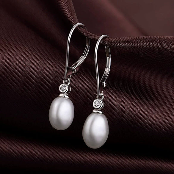 Wholesale Women's Classical Imitation Pearl Earrings Copper Oval Geometric Design
