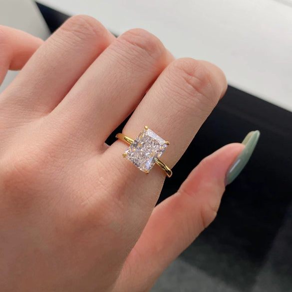 Wholesale Women's 4Claw 925 Sterling Silver Ring With Geometric Pattern And Electroplating Treatment Light Luxury Style Snowflake Zircon