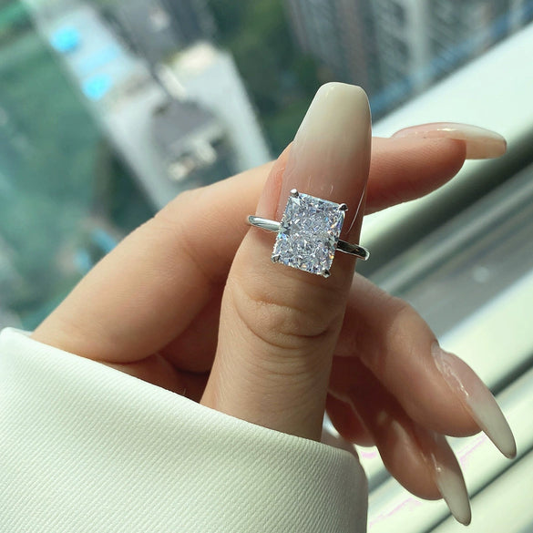 Wholesale Women's 4Claw 925 Sterling Silver Ring With Geometric Pattern And Electroplating Treatment Light Luxury Style Snowflake Zircon
