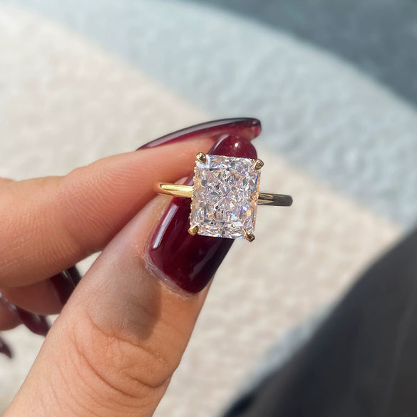Wholesale Women's 4Claw 925 Sterling Silver Ring With Geometric Pattern And Electroplating Treatment Light Luxury Style Snowflake Zircon