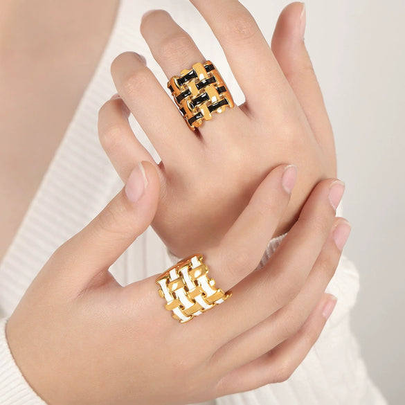 Wholesale Women's Cold Style Dripping Oil Metal Woven Geometric Titanium Steel Ring With 18K Gold Plated Electroplating Retro Design