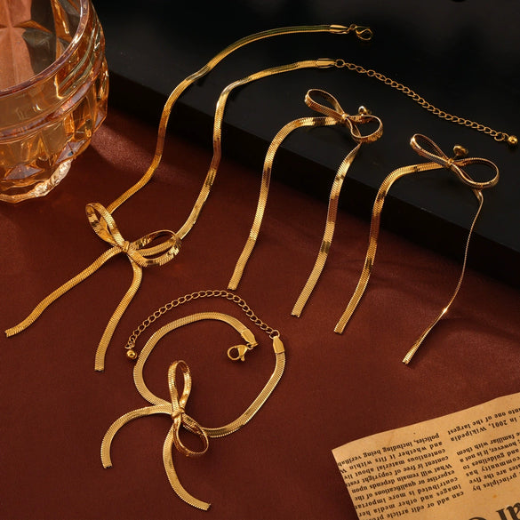 Wholesale Women's Cold Style Jewelry Set With Butterfly Dragonfly Insect Patterns Bow Design Pendant And Clavicle Chain Made Of Titanium Steel Electroplated