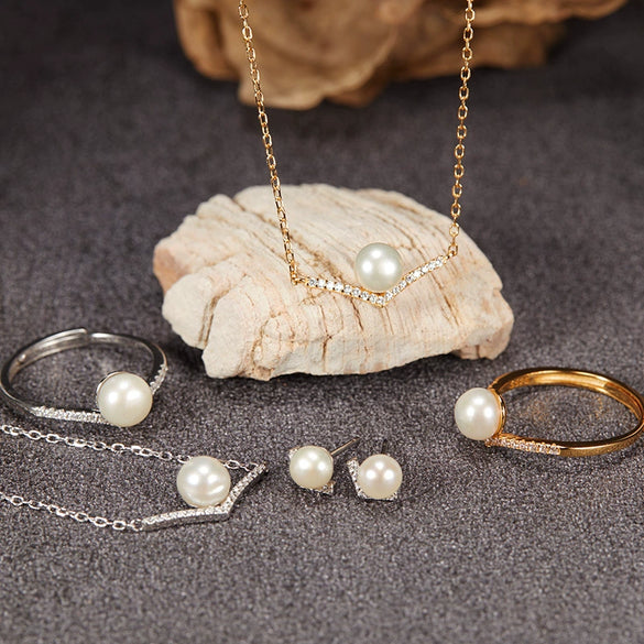 Wholesale Women's Cold Style Light Luxury Niche Design Geometric S925 Sterling Silver And Natural Freshwater Pearl Pendant Necklace Set With Gems