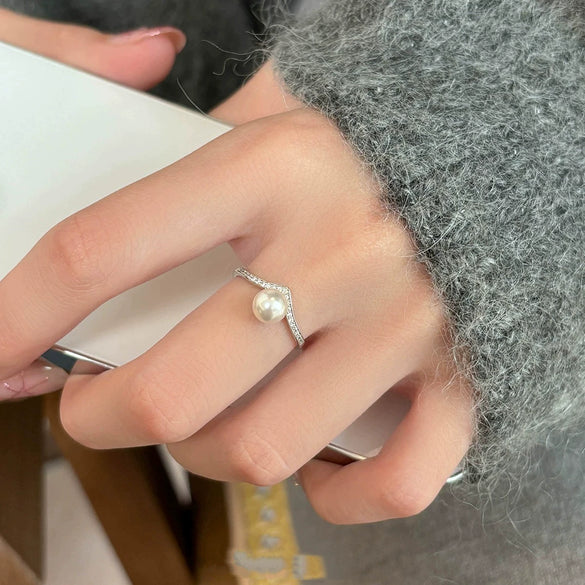 Wholesale Women's Cold Style Light Luxury Niche Design Geometric S925 Sterling Silver And Natural Freshwater Pearl Pendant Necklace Set With Gems