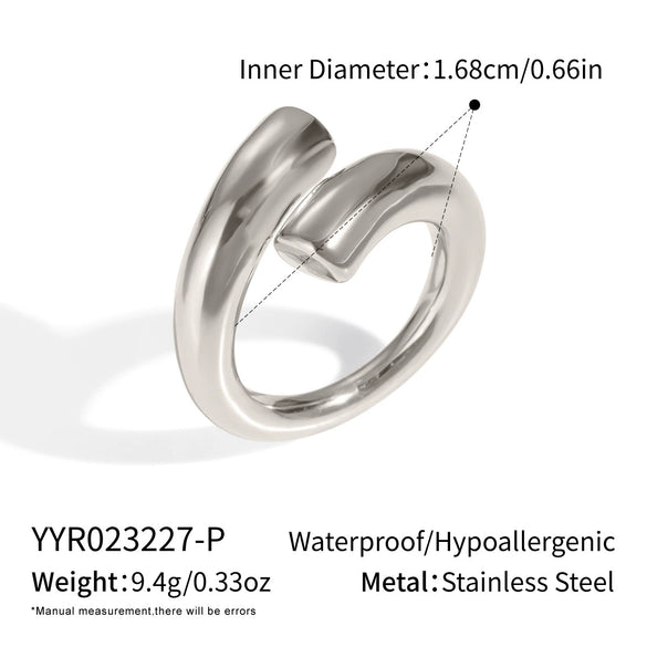 Wholesale Women's Colorblocking Gold And Silver Titanium Steel Ring With Geometric Pattern And Electroplating Processing