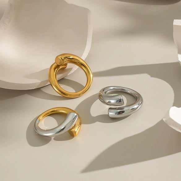 Wholesale Women's Colorblocking Gold And Silver Titanium Steel Ring With Geometric Pattern And Electroplating Processing