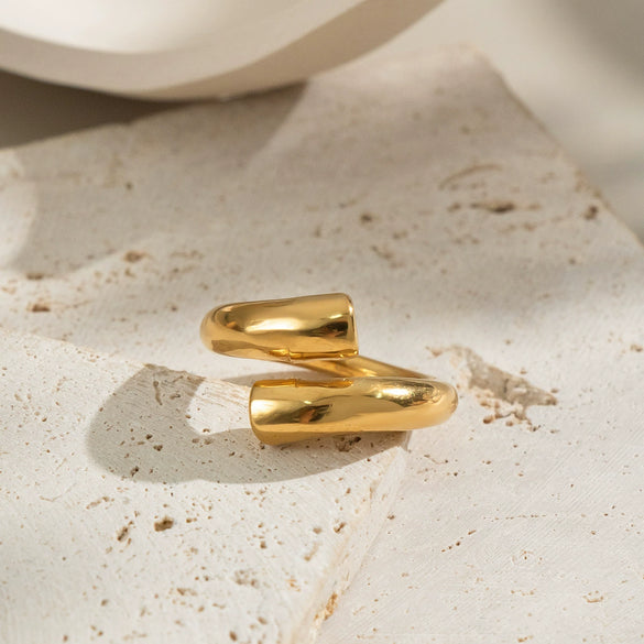 Wholesale Women's Colorblocking Gold And Silver Titanium Steel Ring With Geometric Pattern And Electroplating Processing
