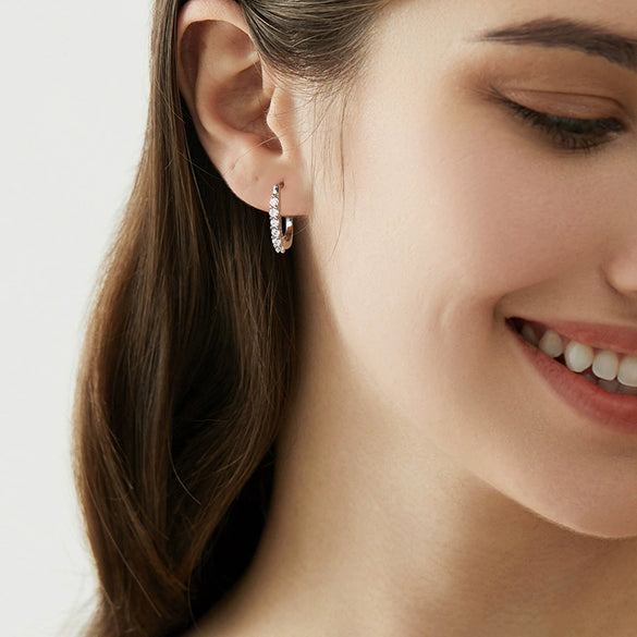 Wholesale Women's Cool U Shaped 925 Sterling Silver Moissanite Earrings With Geometric Design And Electroplating